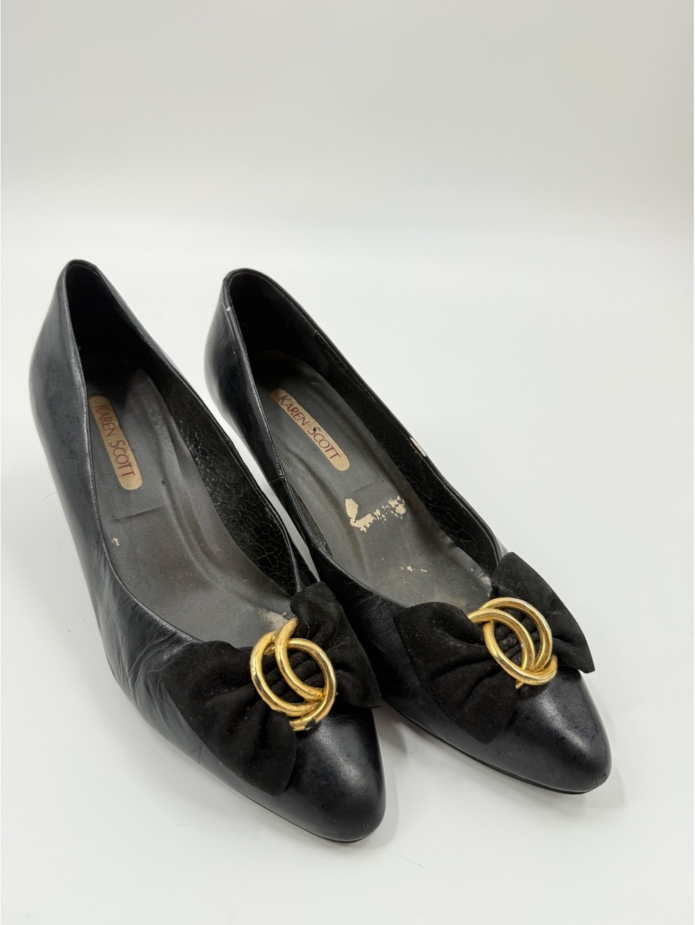 Karen Scott Black Leather Bow Pumps Gold Accent Women’s Size 8.5M Vintage